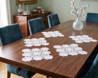 Juego de 5 tapetes de encaje de ganchillo hechos a mano, de algodón blanco, para mesa, decoración vintage del hogar.
