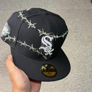 Chicago White Sox Skull “Never Give Up” Black Fitted Hat Embroidered Streetwear Baseball Cap