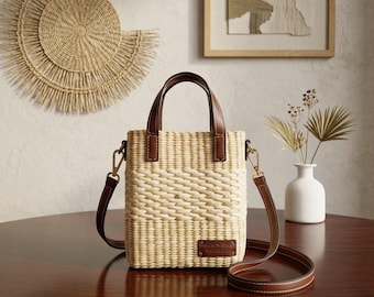 Bolso bandolera con diseño de hoja de totora, hecho a mano en Vietnam, pequeño bolso tejido con correa de cuero, bolso minimalista de fibra natural para uso diario.