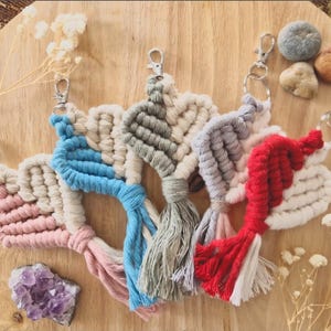 PORTACHIAVI MACRAME' a Forma di cuore, Accessorio Boho Chic per Borse e Chiavi, Regalo Artigianale