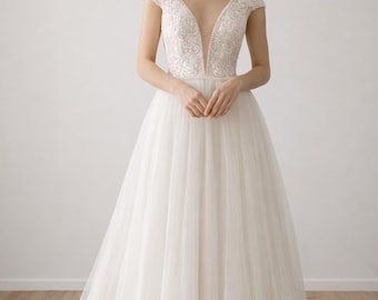 Romantisches Brautkleid aus Spitze, Brautkleid mit tiefem V-Ausschnitt, Rock aus weichem Tüll