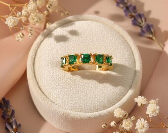 Anillo de eternidad verde esmeralda, ajustable, chapado en oro, banda minimalista apilable, regalo para ella, joyería para el Día de la Madre.