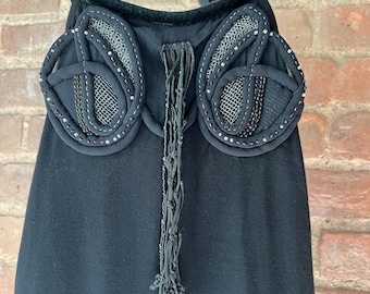 Top de tirantes con cuentas, talla XS, de la diseñadora francesa Martine Sitbon, estilo vanguardista.