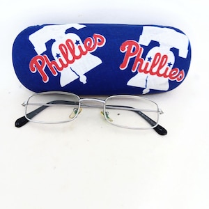 Estuche rígido para gafas unisex para adultos, hecho a mano, con temática de los Philadelphia Phillies, accesorio para la vista, salud y belleza, ayuda ocular, regalo para adultos, relleno de medias.