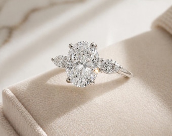Anillo de Plata Oval Zirconia - Joyería Elegante, Accesorio de Fiesta