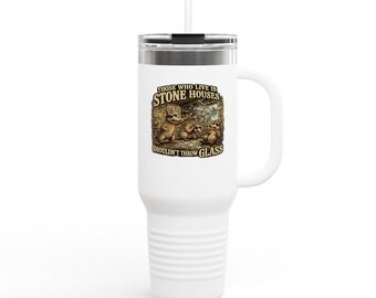 Chi vive in case di pietra non dovrebbe buttare la tazza da viaggio di vetro