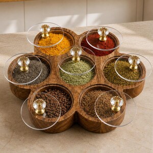 Boîte à épices indienne en bois, style Masala Dabba, 7 compartiments, organisateur de cuisine à motif floral, rangement pour fruits secs, récipient artisanal, couvercles transparents, boutons en cristal