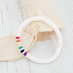 Bracelet Surfer Beach 5 mm, Collection Pride, Boho Island Beachwear, Mode OBX, Bijoux Surfeur, Bracelet d'amitié Puka Shell, LGBT/ BG2895 image 3