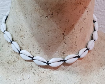 Shell necklace, surfer necklace / shell necklace with cowrie shells 42-60 cm adjustable cotton cord / beach necklace / wooden necklace, shell necklace / 1182