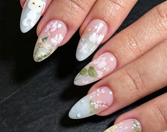 Uña postiza personalizada, diseño floral de gato blanco con diamantes de imitación en forma de gota de agua, estilo de ensueño y adorable, uñas únicas para una novia de cuento de hadas.