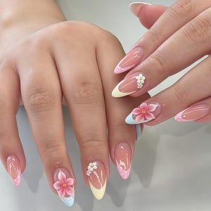 Unghie finte personalizzate da applicare, decorazione floreale 3D multicolore con piccole perle, set di unghie finte romantiche e delicate, fatte a mano, per sposa e per tutti i giorni.