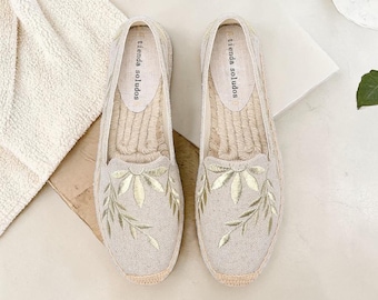 Embroidered Floral Espadrilles – Women’s Hemp Slip-On Flats with Rubber Sole