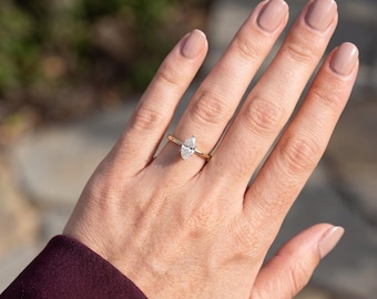 Delicado anillo de compromiso solitario con diamante sintético talla marquesa de 2,00 quilates en oro macizo de 14 quilates / Montura tipo tulipán de 6 puntas / Aniversario para esposa/mujer