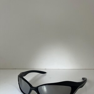 Wrap Around Rectangle Sunglasses for Women Men Trendy Riding Glasses Streamlined temples