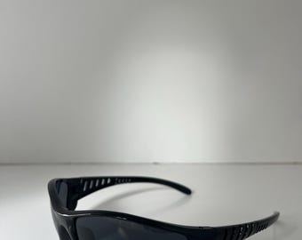 Occhiali da sole avvolgenti stile Racer y2k con dettagli a righe, occhiali da sole rave festival
