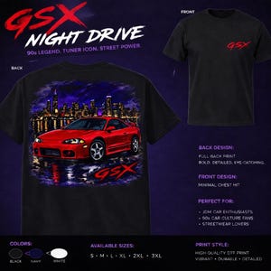 Może przedstawiać: Czarne koszulki z grafiką czerwonego samochodu. Jedna koszulka ma nadruk na piersi, druga pełny nadruk na plecach czerwonego samochodu na tle panoramy miasta. Wyświetlany jest tekst "GSX Night Drive".