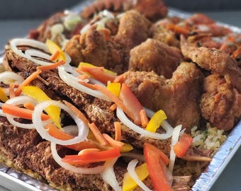 Plato de mariscos jamaicano y más