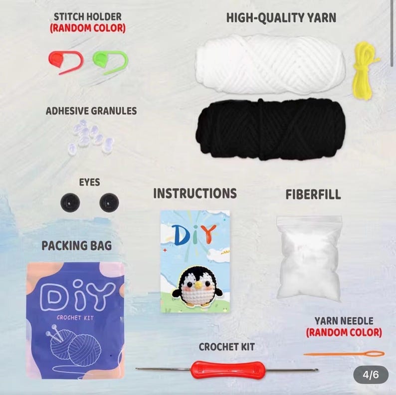 Puede incluir: Un kit de ganchillo DIY con varios componentes. El kit incluye hilo blanco y negro, un ganchillo, una aguja lanera, marcadores de punto, gr&aacute;nulos adhesivos, ojos, fibra de relleno e instrucciones. La bolsa de embalaje lleva el texto "DIY CROCHET KIT".