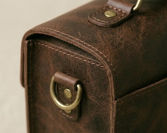 Bolso clásico de piel marrón para portátil, hecho a mano, minimalista, tipo cartera de trabajo, regalo para él.