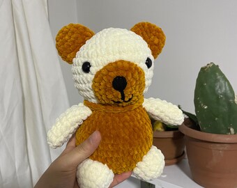 手作りのクマのぬいぐるみ