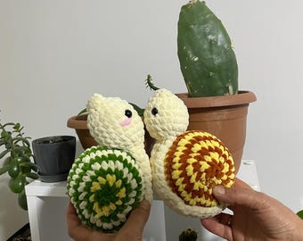 手作りのカタツムリのぬいぐるみ