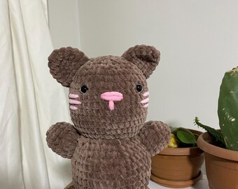 手作りの猫のぬいぐるみ