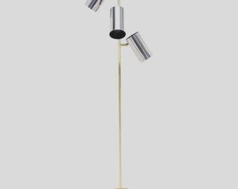 Midcentury Dreibein Messing Stehlampe: Verstellbarer Zylinderschirm aus Chrom