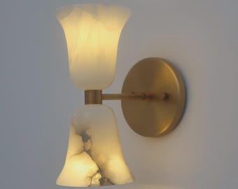 Alabaster Stone and Brass Wall Lamp – Ambient Sconce Lighting