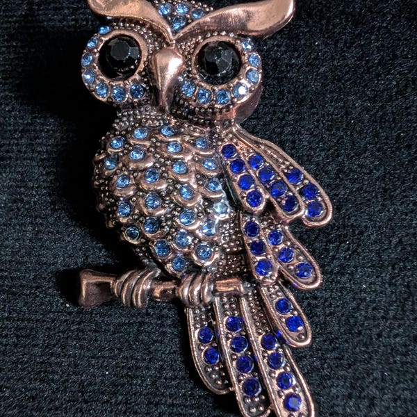 Gorgeous Gold Tone Blue Rhinestone Owl Bird Brooch