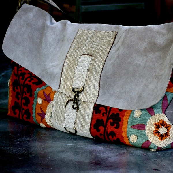 Handmade Leather Weekender Bag: 'Inez' Travel Bag for Yoga Mat