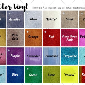 Puede incluir: Una tabla de 18 colores diferentes de vinilo con purpurina. Los colores incluyen negro, granito, plata, blanco, arena, cobre, oro, oro rosa, naranja, rojo, rosa oscuro, rosa chicle, rosa princesa, morado, lavanda, azul periwinkle, turquesa, aguamarina, azul claro, azul, verde, lima, amarillo y arco&iacute;ris.