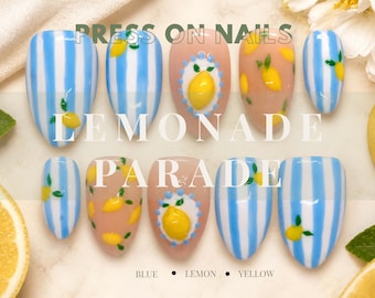 Lemonade Parade Press On Nails | Cytrynowy z niebieskim paskiem, włoski, letni, ręcznie robiony zestaw migdałów