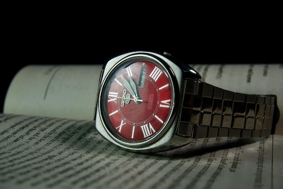 Vintage Gothic Seiko Automatic Watch | Red Roman Numeral Dial | Men’s Mechanical Timepiece | Dark Academia Aesthetic | Luxury Retro Gift