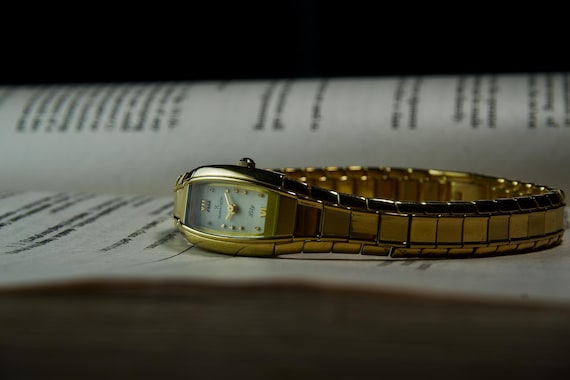 Vintage Romanson Golden Ladies Watch - Classic Slim Gold Tone Quartz Timepiece - Elegant Dress Watch - Minimalist Jewelry - Gift for Her