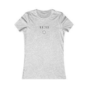 11:11 Sun Spiritual T-Shirt, Minimalist Celestial Numerology Top imagem 3