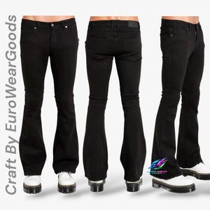 Könnte beinhalten: Schwarze Schlaghose mit klassischem Fünf-Taschen-Design, Knopf- und Reißverschluss sowie Gürtelschlaufen. Der Text "Craft By EuroWearGoods" ist links zu sehen und ein kleines Logo befindet sich unten rechts.