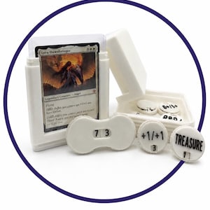 MTG Nybörjarkortlekspaket | Lär dig spela Magic The Gathering Essentials för Commander | Spelmatta, brickor och låda