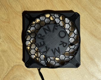 120mm PC Lüftergitter Fan Grill mit Magnet Badge – personalisierbar