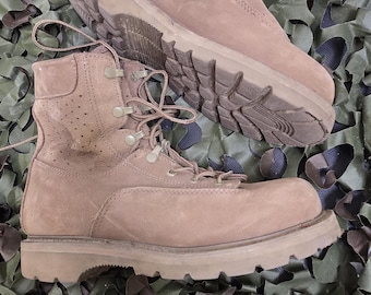 Desert Tan Military Combat Boots - Size 7 men's/8.5 women's
