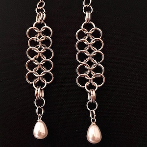 Long stainless steel earrings - Chainmail earrings - Chainmail jewelry - Pearl earrings - Elegant gothic earrings
