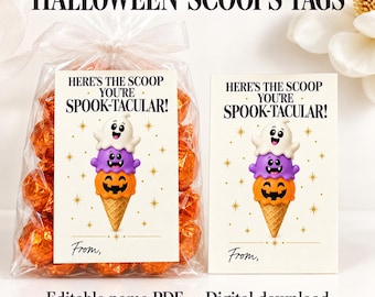 Może przedstawiać: Etykiety prezentowe na Halloween z grafiką rożka lodowego z trzema gałkami: białym duszkiem, fioletowym potworem i pomarańczową dynią. Tekst brzmi: HERE'S THE SCOOP YOU'RE SPOOK-TACULAR! From, oraz Editable name PDF Digital download.