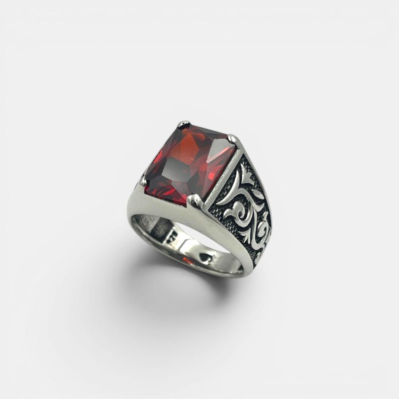 Men’s Rectangular Ruby Statement Ring, Handmade 925 Sterling Silver with Engraved Scrollwork imagen 1