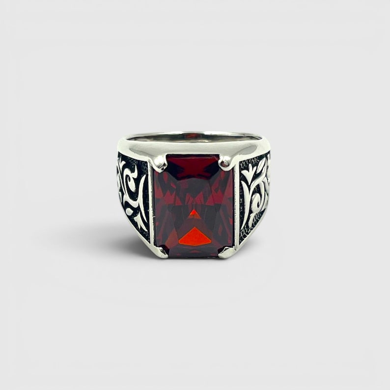 Men’s Rectangular Ruby Statement Ring, Handmade 925 Sterling Silver with Engraved Scrollwork imagen 9
