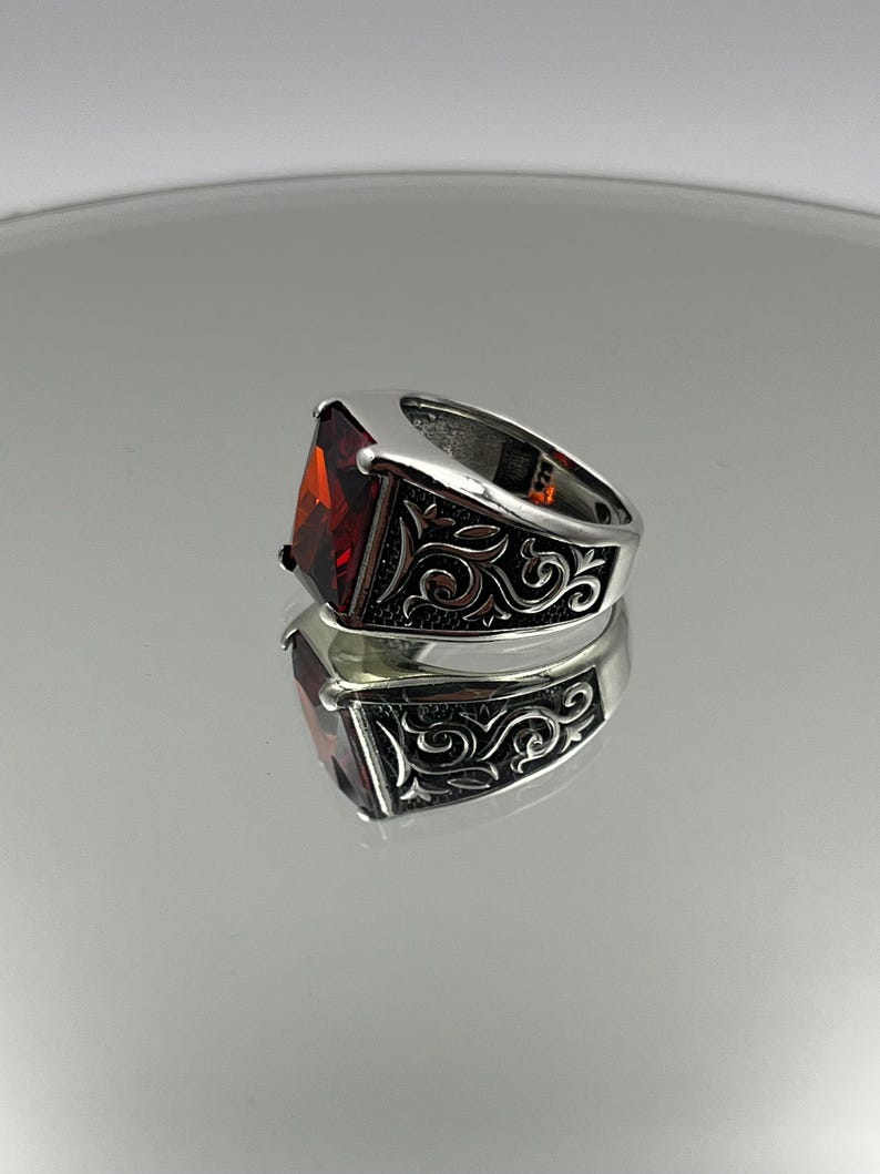 Men’s Rectangular Ruby Statement Ring, Handmade 925 Sterling Silver with Engraved Scrollwork imagen 12