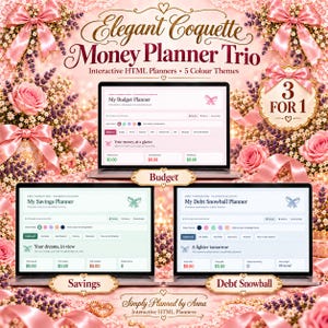 Könnte beinhalten: Drei Laptops zeigen interaktive HTML-Finanzplaner mit den Titeln My Budget Planner, My Savings Planner und My Debt Snowball Planner. Die Bildschirme zeigen Finanz-Dashboards mit Text, Symbolen und Navigationsreitern. Der Hintergrund ist mit rosa Rosen, Lavendel und Schleifen verziert.