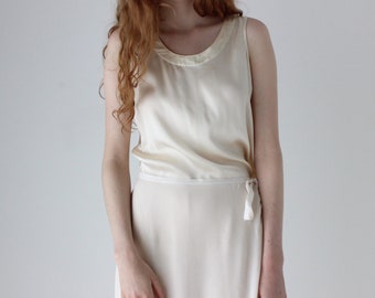 90s Pure Silk Minimal & Relaxed Sleeveless Tank Top in Ivory Satin - Unworn Vintage Stock