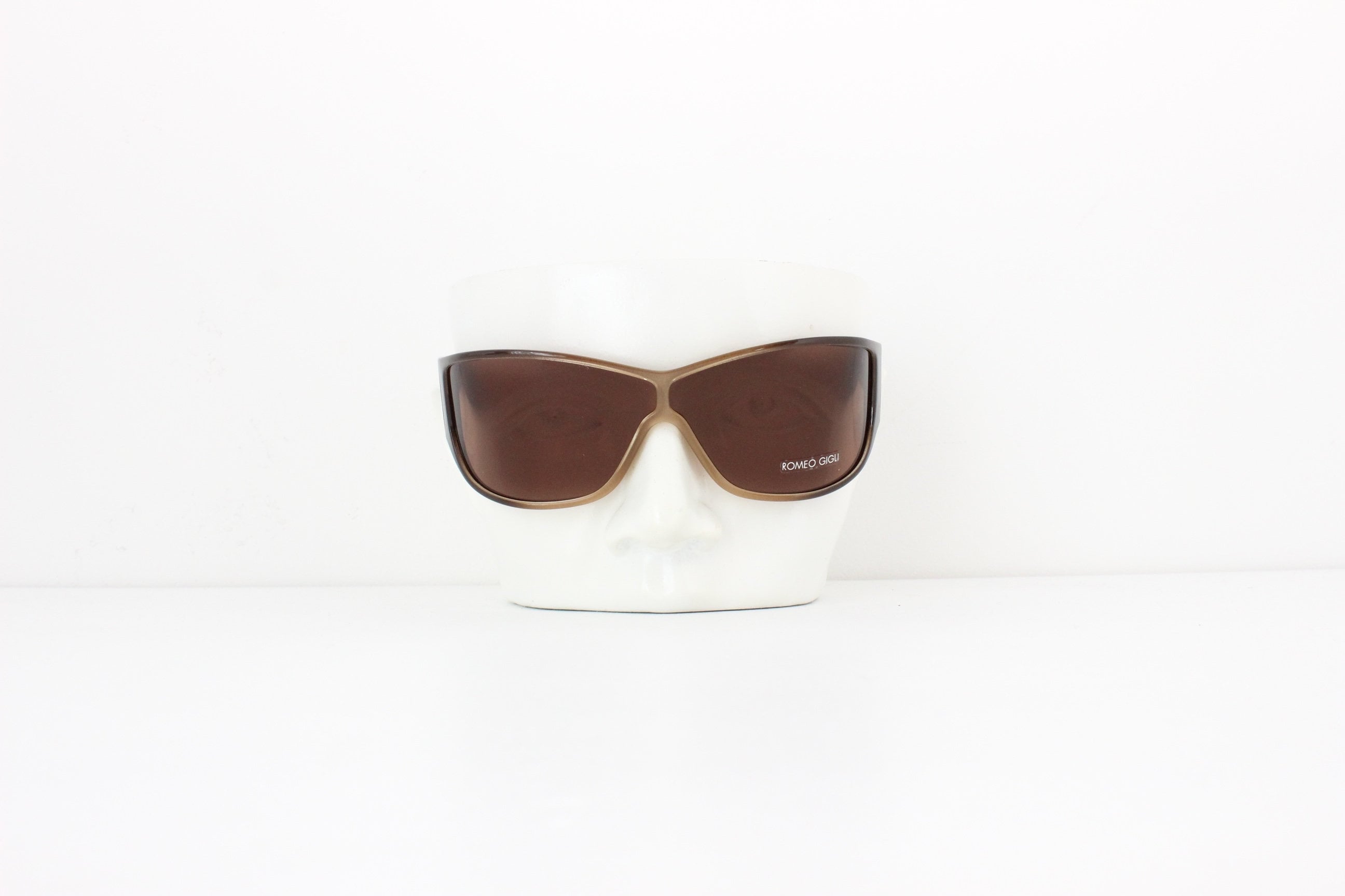 90s ROMEO GIGLI Futuristic Brown Wraparound Shield / Mask Vintage Italian Designer Sunglasses