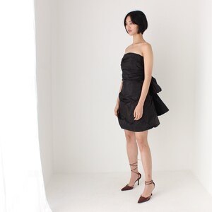 MARC JACOBS Silk Taffeta Y2K Voluminous Textured Sculptural Bow Bubble Puff Lolita Cocktail Party Strapless Black Mini Dress