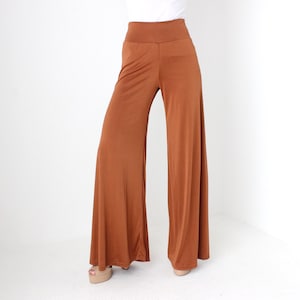 Slinky 00s does 70s Y2K Bell Bottom / Palazzo / Wide Leg High Waisted Flares
