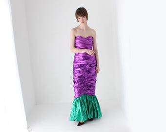 Ausgefallenes 80er Jahre Metallic Lila Lamé Folie Trägerlos Gerafftes Party / Abschlussball / Cocktailkleid